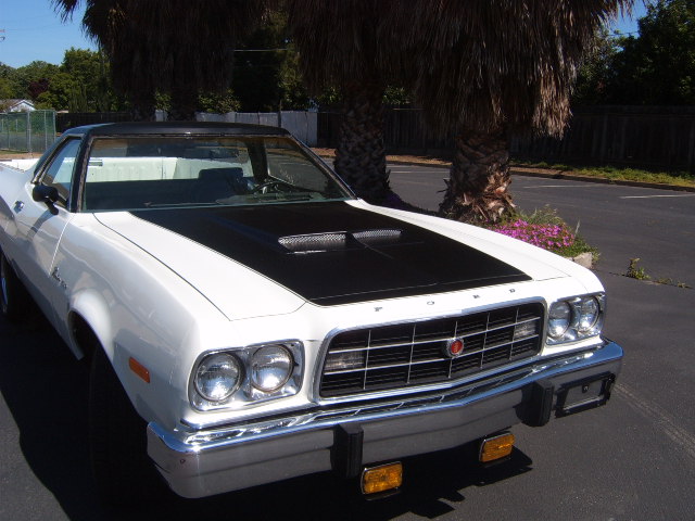 1973 Ford Ranchero front view, white with black hood scoop