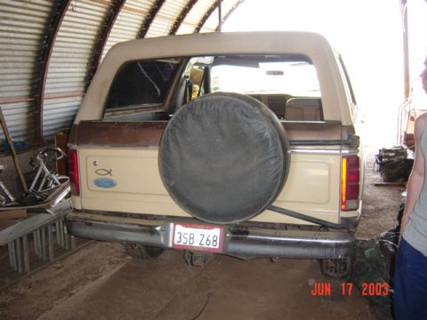 1984 Ford Bronco - This Ford Bronco's body style suggests it is from the early 1980s, not 1984.