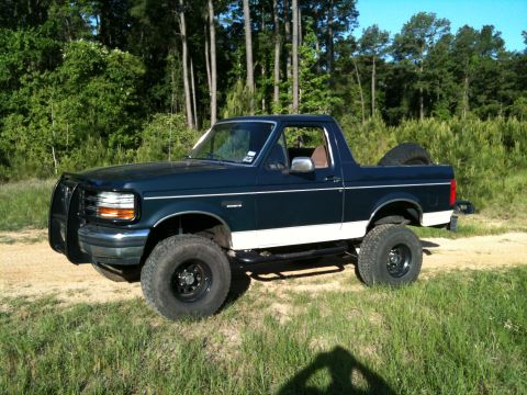 1992 Ford Bronco photo
