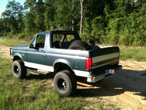 1992 Ford Bronco photo