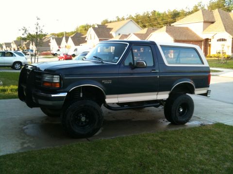 1992 Ford Bronco photo