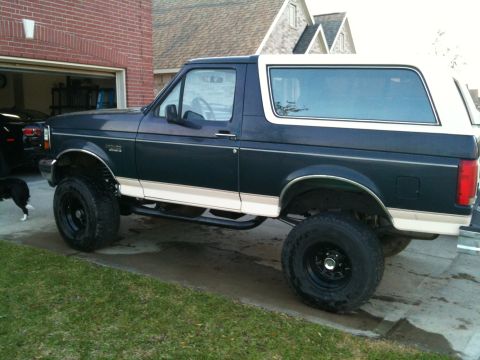 1992 Ford Bronco photo