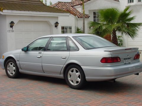 1994 Ford Taurus photo
