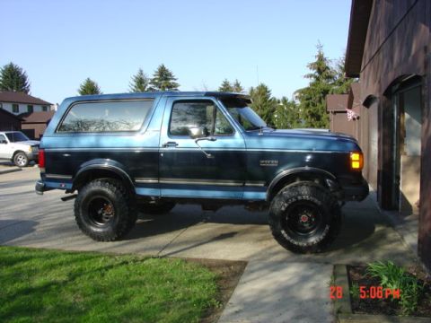 1989 Ford Bronco “blue”