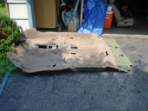 1999 Ford Taurus - Another shot of the carpet.