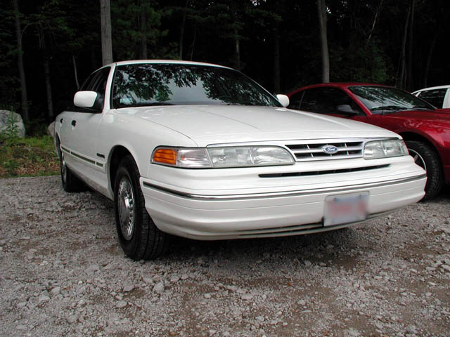White 1995 Ford Crown Victoria front 3/4 view