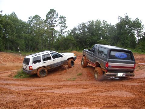 1991 Ford Bronco - Craigs Jeep and my Bronco