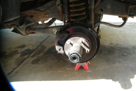 1989 Ford Bronco - Failed inpsection for "wheel rock" - ball joints. Probably a good thing though..it need to be done, and failing just forced the i…