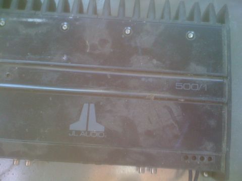 1992 Ford Bronco - Close-up of a JL Audio 500/1 amplifier, showing its model number and brand logo.