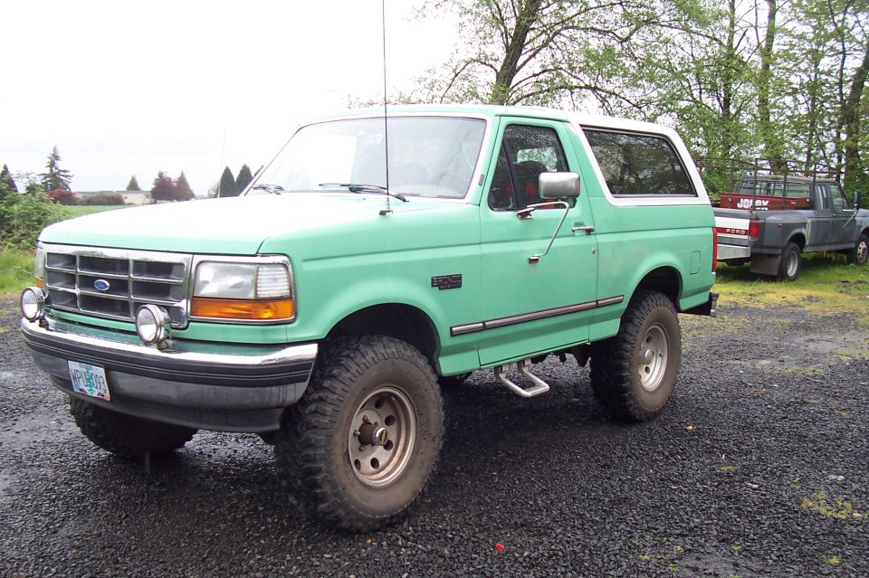 1993 Ford Bronco “Hulk”