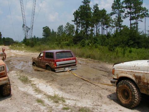 1990 Ford Bronco - Me pulling Russ out backwards