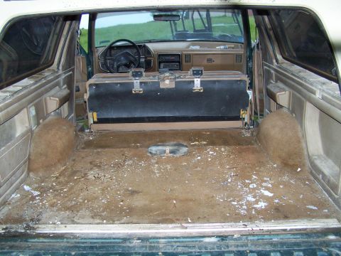 1989 Ford Bronco - Before carpet removal