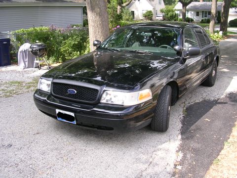 2004 Ford Crown Victoria photo