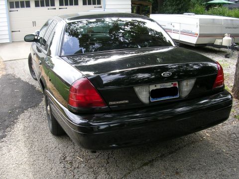2004 Ford Crown Victoria photo
