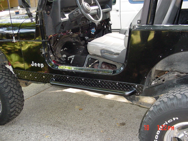 There we go, mounted up with the stainless button head bolts.