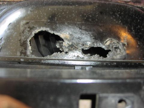 1981 Ford Bronco - inner wheel well rust