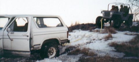 1980 Ford Bronco - Playing on rocks in the snow
