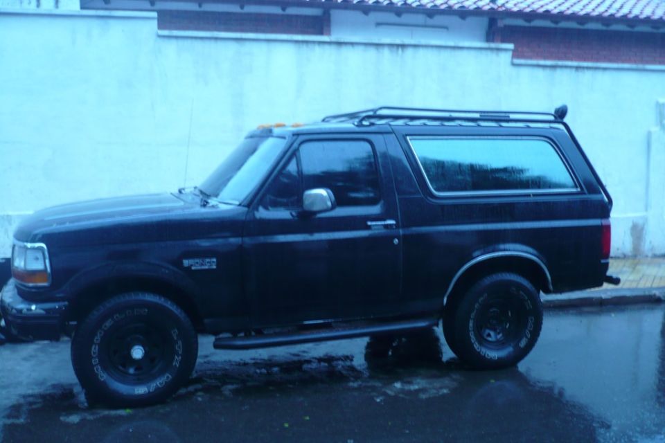 1992 Ford Bronco “bestia”