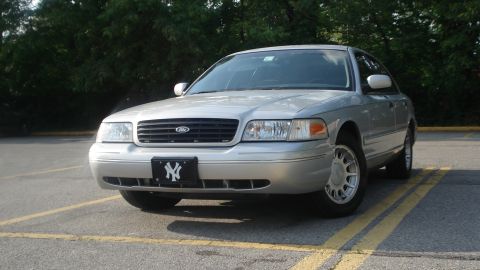 5/21/10 Blackout grill - 2000 Ford Crown Victoria