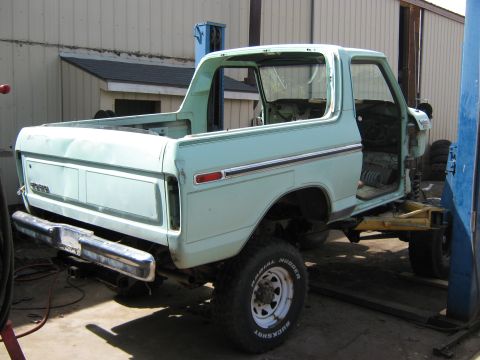 1978 Ford Bronco - putting on the body, almost there