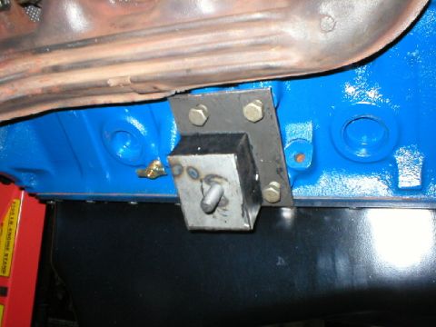 1978 Ford Bronco - L&L Motor Mount. Passenge side.