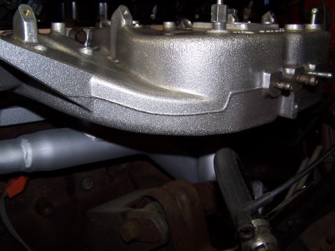 1991 Jeep Comanche - Engine intake manifold and exhaust pipe detail.