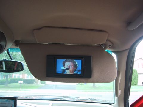 2001 Ford Excursion - Farenheit 5.8 Widescreen Sunvisor Monitor