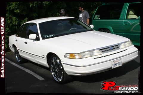 1997 Ford Crown Victoria photo