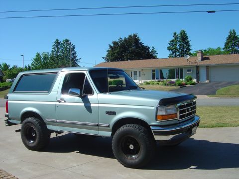 1996 Ford Bronco photo