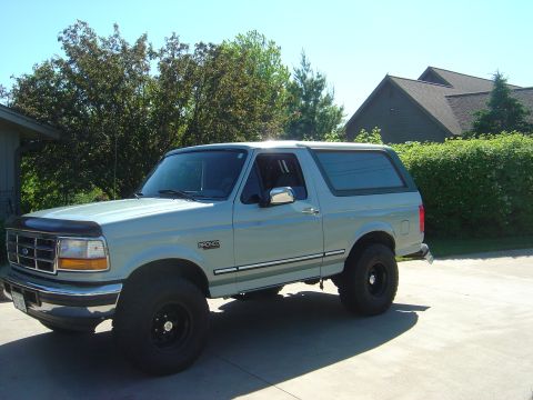 1996 Ford Bronco photo