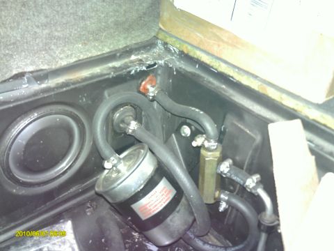 1987 Jaguar XJ6 - New fuel hoses in trunk Gates fuel injection rated hose from Carquest