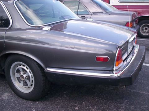 1987 Jaguar XJ6 - left rear