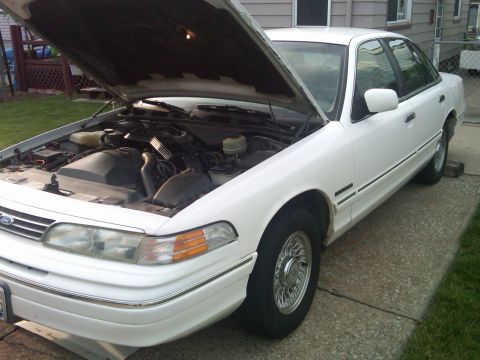 1994 Ford Crown Victoria photo