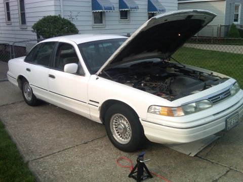 1994 Ford Crown Victoria photo