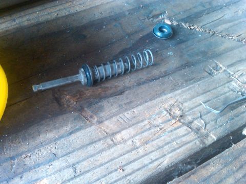1986 Ford Bronco - This was for 86 F250 but still applies to bronco. Notice all the white tarnish build up. It was preventing the o-ring from sliding on the s…