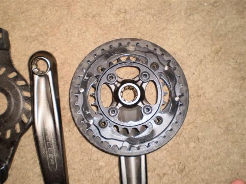 1978 Ford Bronco - A bicycle crankset is shown, not a 1978 Ford Bronco as claimed.