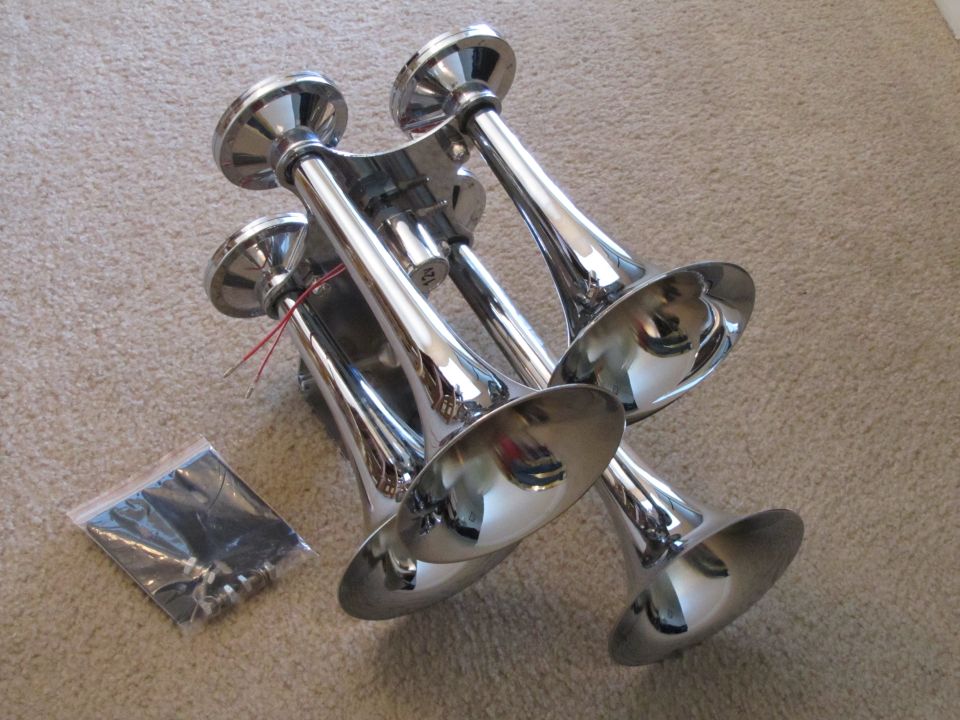 Set of four chrome train horns with wiring kit