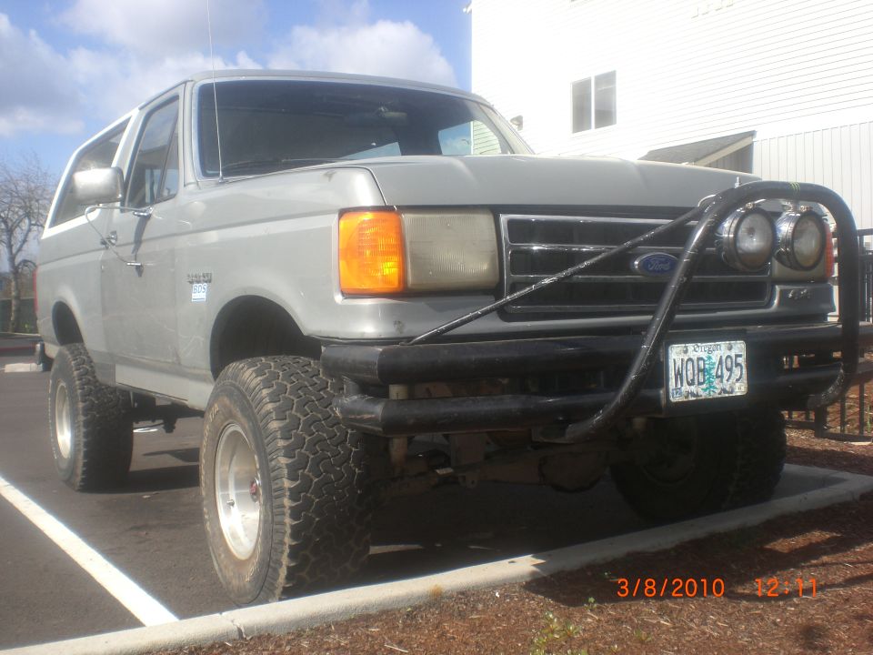 1989 Ford Bronco “rhino”