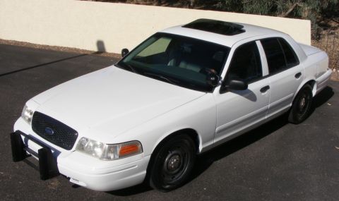 2003 Ford Crown Victoria photo