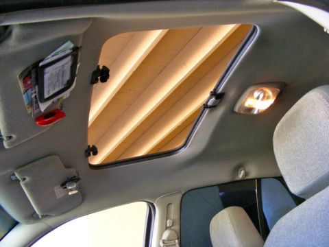 2003 Ford Crown Victoria photo