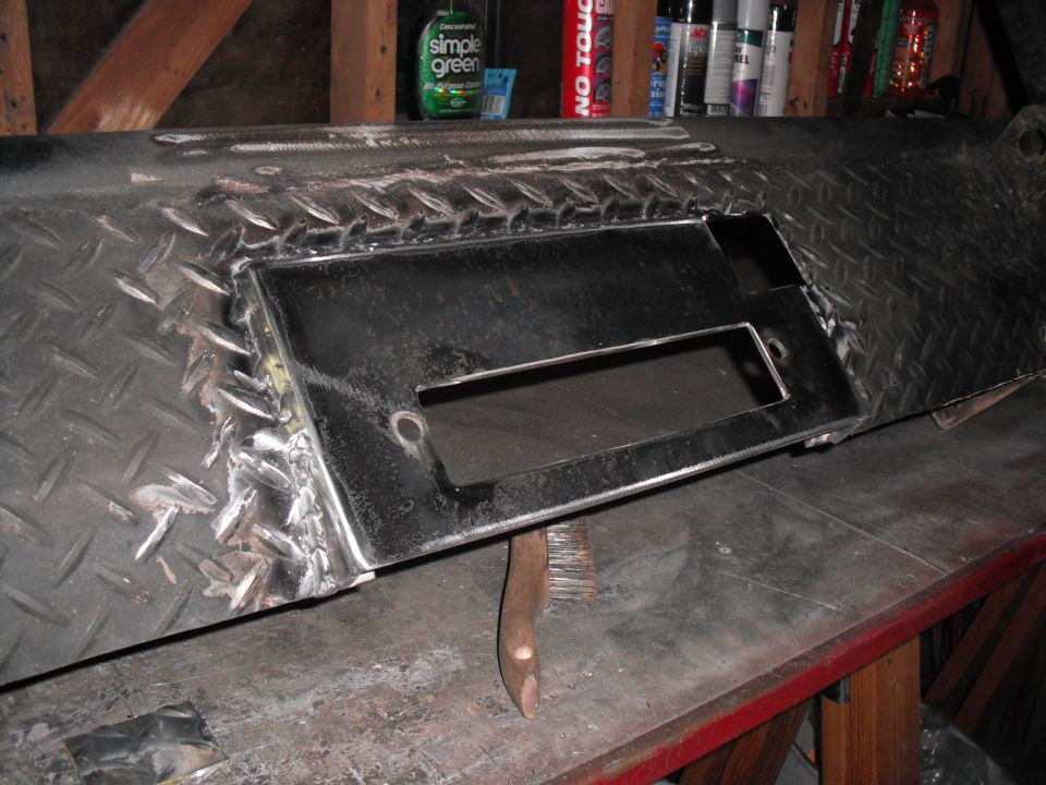 Diamond plate bumper with winch cutout