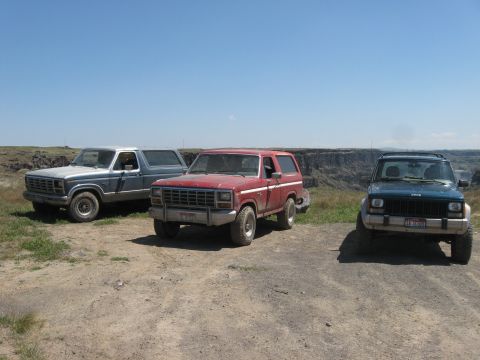 1981 Ford Bronco - Posing in front of the snake river canyon.