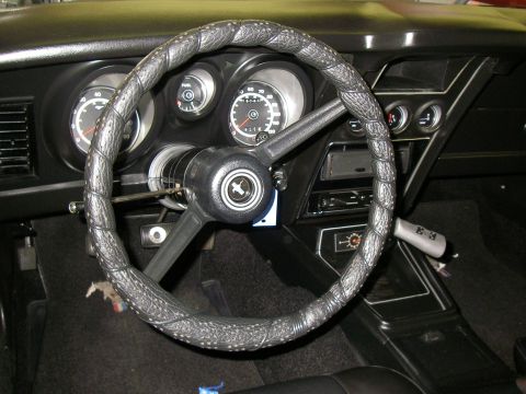 1971 Ford Mustang - The interior of a 1971 Ford Mustang, its original dashboard and steering wheel.