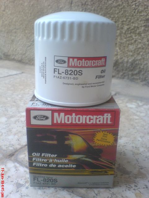 1998 Ford Crown Victoria - Motorcraft FL-820S oil filter and its packaging are shown.