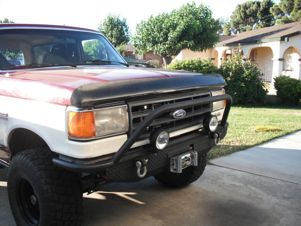 1991 Ford Bronco front bumper with winch and tow hooks