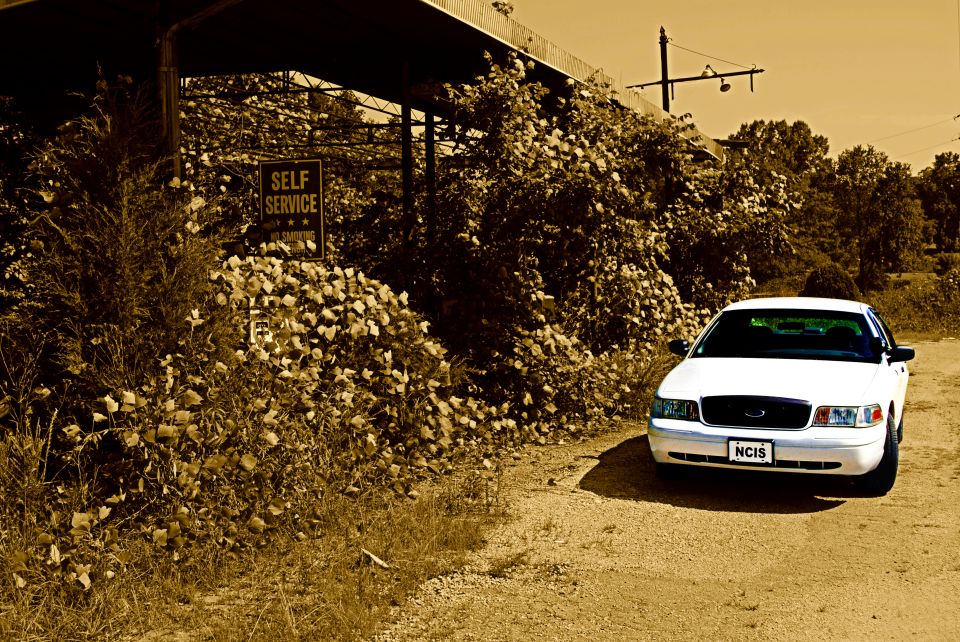 White 2002 Ford Crown Victoria front view