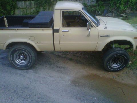 1981 Toyota Hilux photo