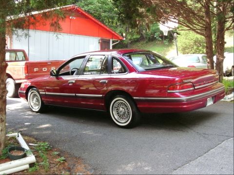 1994 Ford Crown Victoria photo
