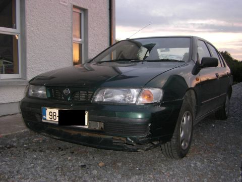 1998 Nissan Almera photo