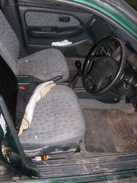 1998 Nissan Almera photo
